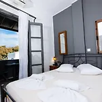 Aparthotel Toula Fira (Santorini)
