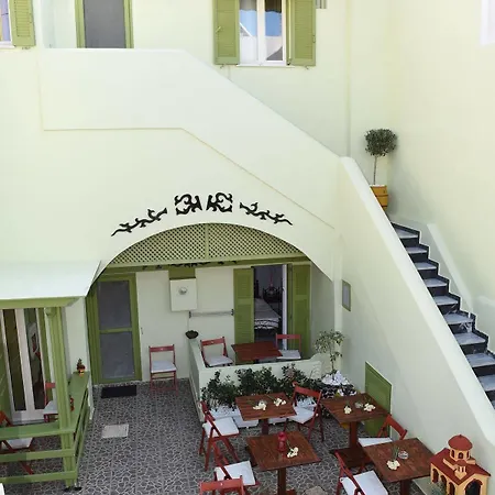 Toula Aparthotel Fira (Santorini)