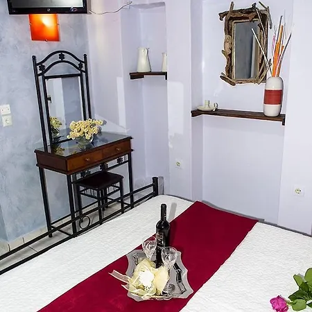 Toula Aparthotel 2*