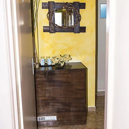 Toula Fira (Santorini)