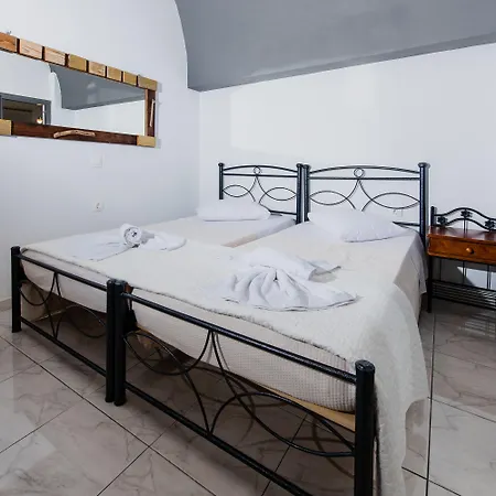 Toula Lejlighedshotel Fira (Santorini)