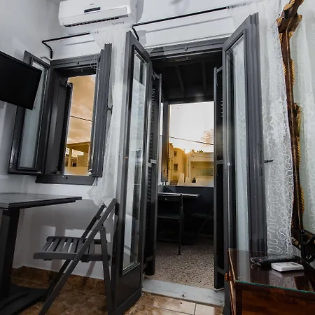 Toula Lejlighedshotel Fira (Santorini)