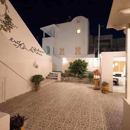 Toula Aparthotel 3*