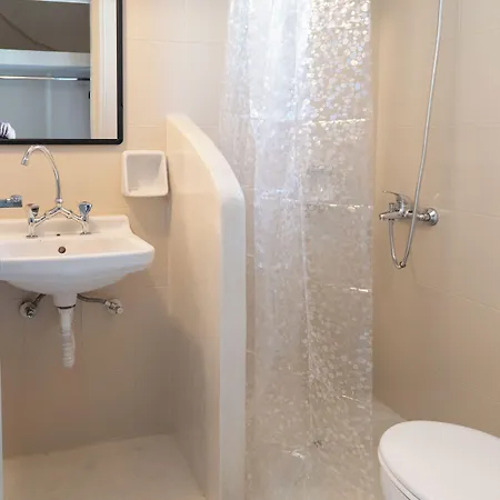 Toula Aparthotel 3*