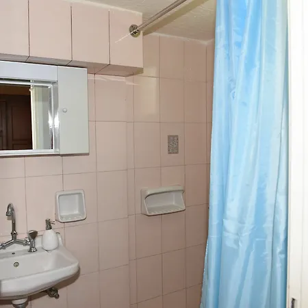 Apart-hotel Toula Fira (Santorini)