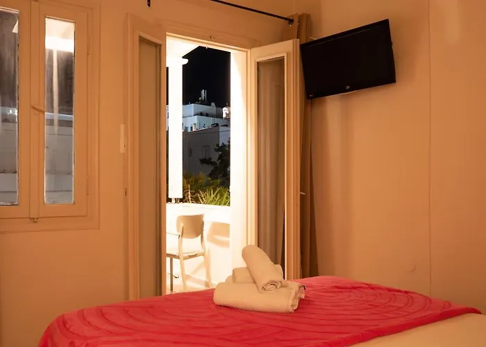 Toula Apartahotel Fira (Santorini)