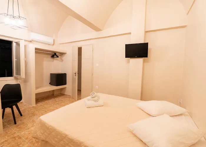 Apartahotel Toula Fira (Santorini)