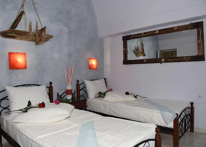 Toula Apartahotel Fira (Santorini)