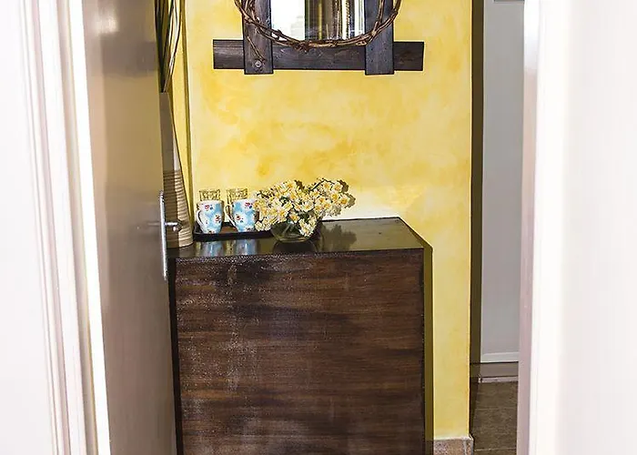 Toula Fira (Santorini)