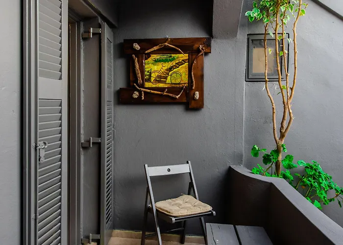 Apartahotel Toula Fira (Santorini)