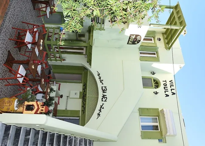 Toula Apartahotel Fira (Santorini)