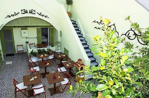 Toula Fira (Santorini)