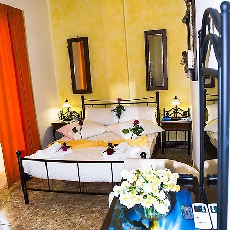 Aparthotel Toula Fira (Santorini)