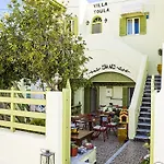 Toula Fira (Santorini)