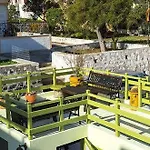 Toula Fira (Santorini)