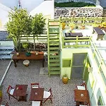 Toula Aparthotel Fira (Santorini)