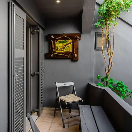 アパートホテル トウラ サントリーニ